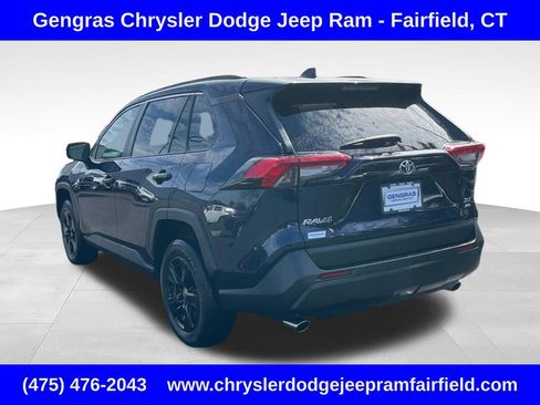 Used 2021 Toyota RAV4 XLE w/ Convenience Package AWD/4WD image 5