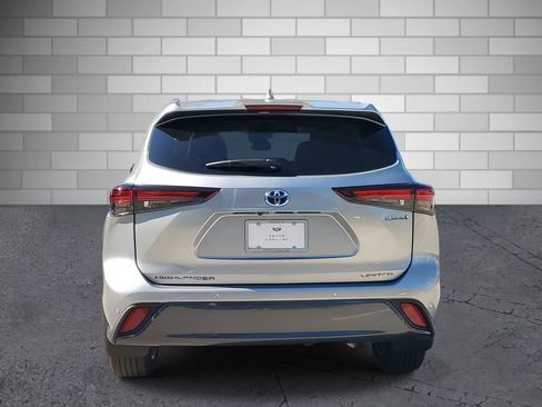 Used 2024 Toyota Highlander Limited image 4