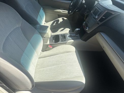 Used 2014 Subaru Outback 2.5i Premium AWD/4WD image 6