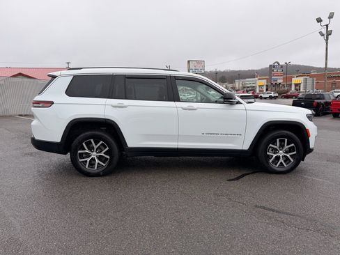 Used 2023 Jeep Grand Cherokee L Limited image 7