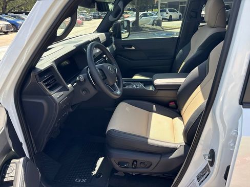 Certified 2026 Lexus GX 550 AWD/4WD image 17