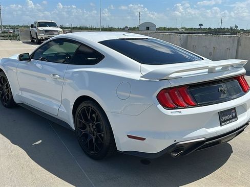Used 2018 Ford Mustang Coupe w/ Ecoboost Performance Package RWD image 10