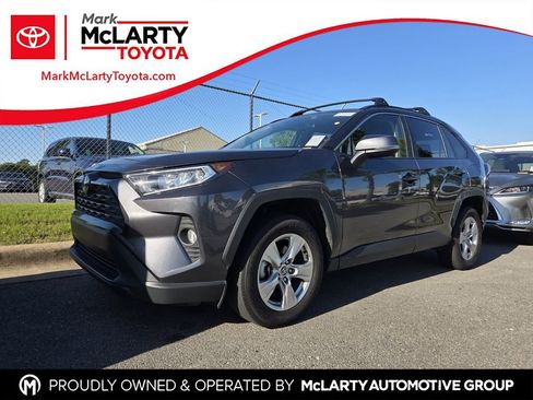 Used 2020 Toyota RAV4 XLE FWD image 1