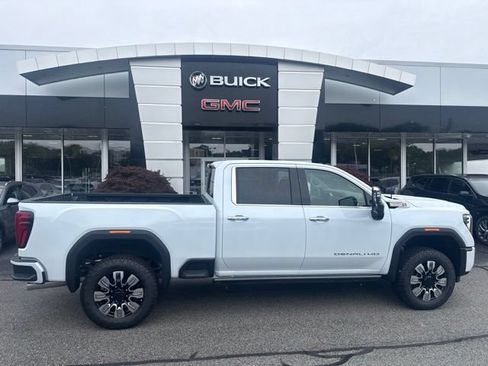 New 2026 GMC Sierra 2500 Denali w/ Denali Reserve Package AWD/4WD image 32