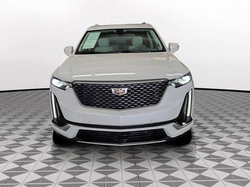 Used 2021 Cadillac XT6 Premium Luxury image 2