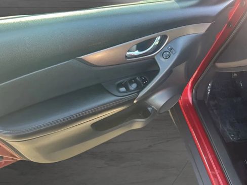 Used 2016 Nissan Rogue SV FWD image 22