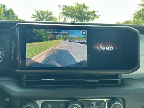 New 2025 Jeep Gladiator Sport image 49