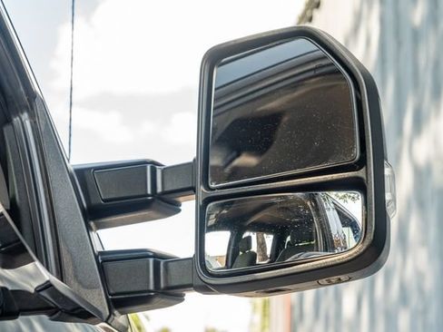 Used 2017 Ford F250 XLT w/ XLT Value Package AWD/4WD image 16