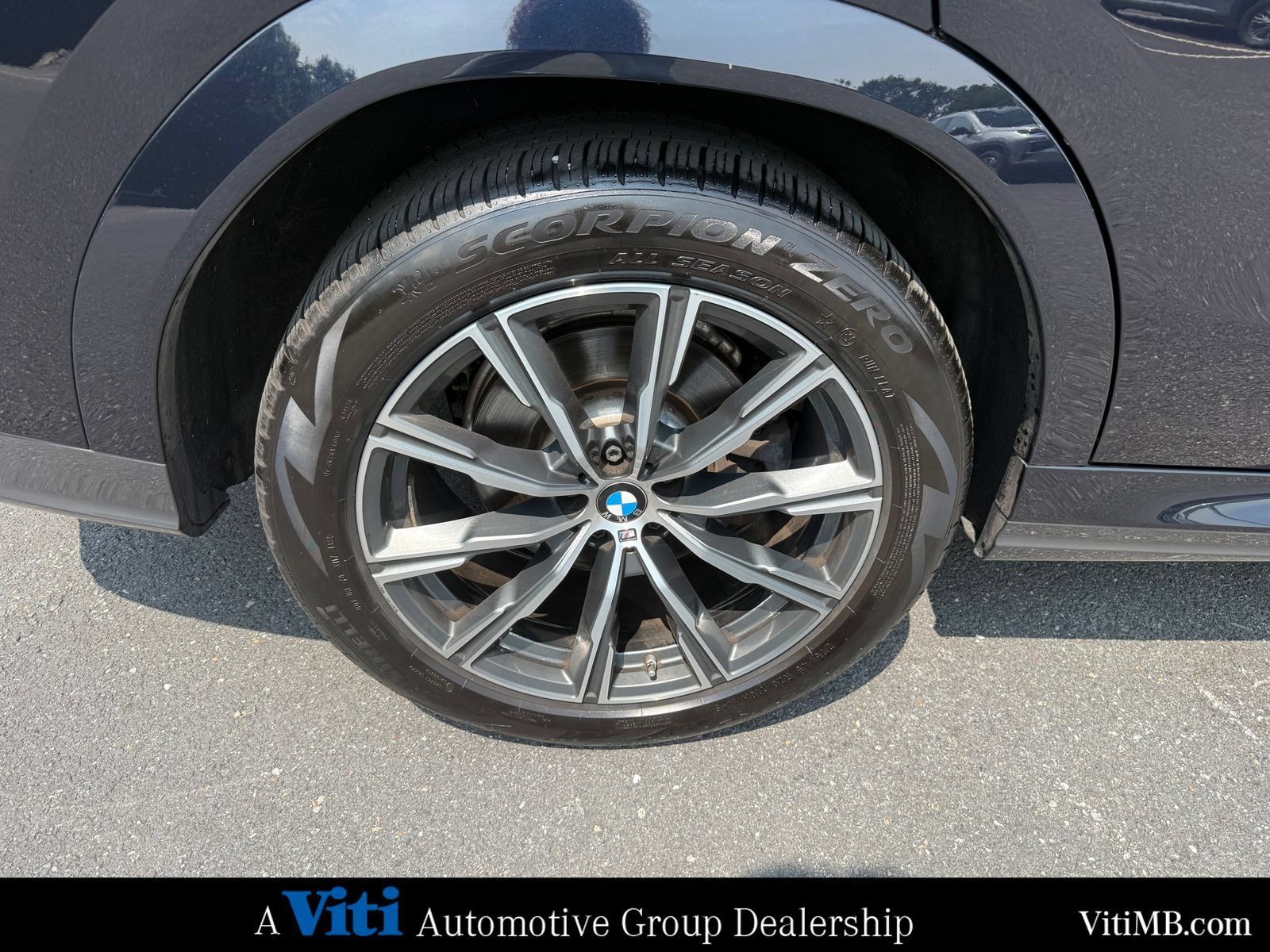 Used 2021 BMW X6 xDrive40i w/ M Sport Package AWD/4WD image 14