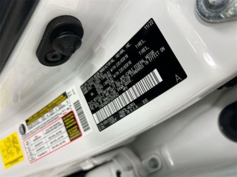 Used 2023 Toyota Highlander XLE image 28