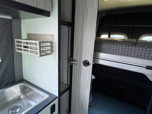 Used 2022 Mercedes-Benz Sprinter 2500 image 40