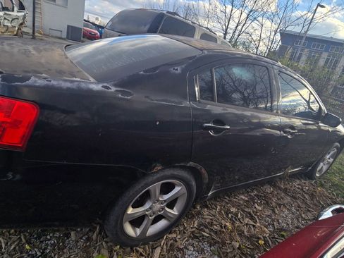 Used 2009 Mitsubishi Galant ES image 3