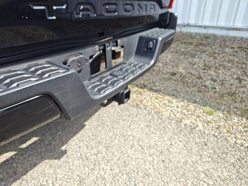 Used 2023 Toyota Tacoma SR AWD/4WD image 30