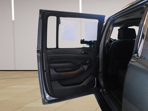 Used 2019 Chevrolet Suburban Premier AWD/4WD image 24