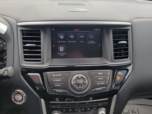 Used 2018 Nissan Pathfinder S image 22