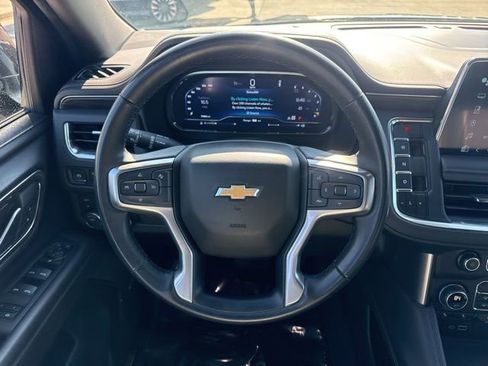 Used 2024 Chevrolet Suburban LT AWD/4WD image 14