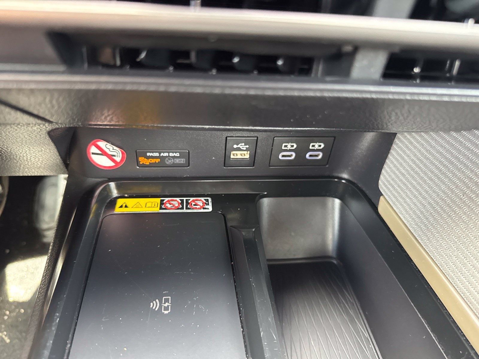 Used 2025 Toyota Camry SE FWD image 25