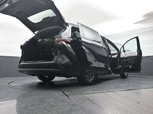 Used 2026 Toyota Sienna XLE AWD/4WD image 56