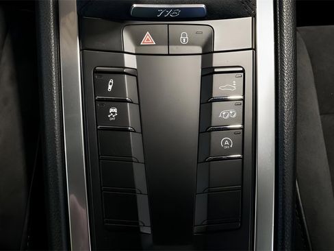 Used 2018 Porsche 718 Cayman GTS image 40