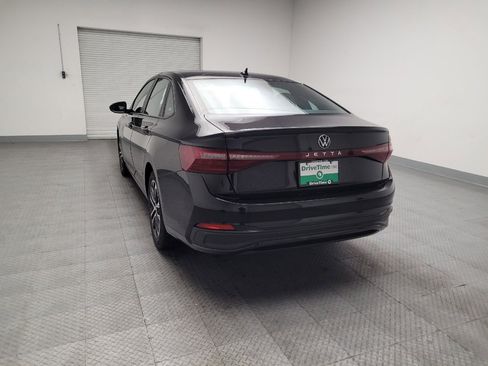 Used 2025 Volkswagen Jetta Sport image 6