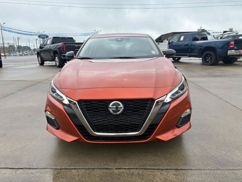 Used 2021 Nissan Altima 2.5 SR w/ SR Premium Package FWD image 3