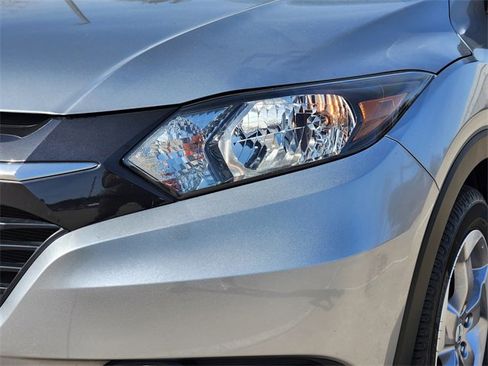 Used 2017 Honda HR-V EX-L image 9