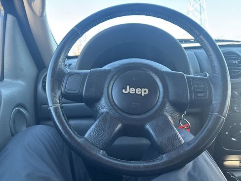Used 2006 Jeep Liberty Sport AWD/4WD image 21