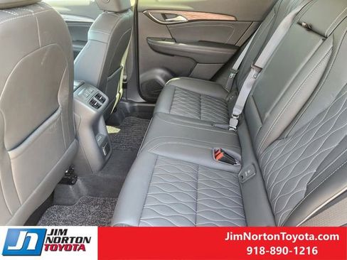 Used 2022 Buick Envision Avenir w/ Technology Package II image 31