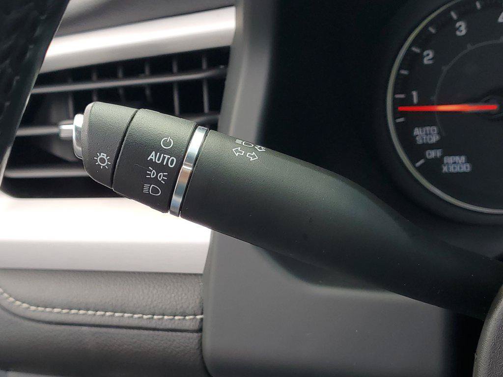 Used 2020 GMC Acadia SLE w/ Driver Convenience Package FWD image 12