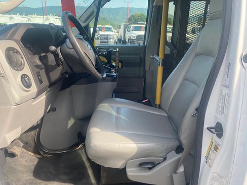 Used 2014 Ford E-350 and Econoline 350 Extended Super Duty w/ Power Group RWD image 9