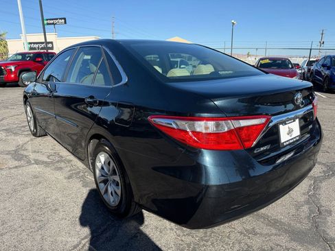 Used 2016 Toyota Camry LE image 3