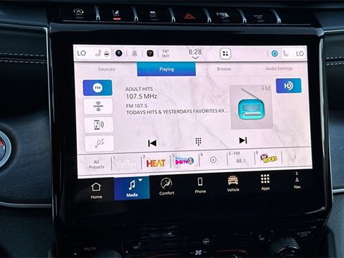 New 2025 Jeep Grand Cherokee L Limited w/ Black Appearance Package image 19