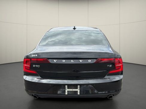 Used 2018 Volvo S90 T5 Momentum w/ Convenience Package image 6