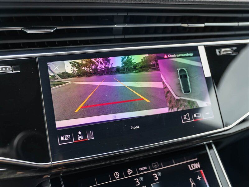 Used 2025 Audi Q8 Premium Plus AWD/4WD image 32