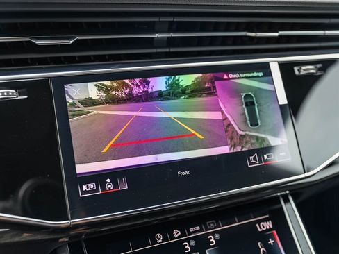 Used 2025 Audi Q8 Premium Plus AWD/4WD image 32