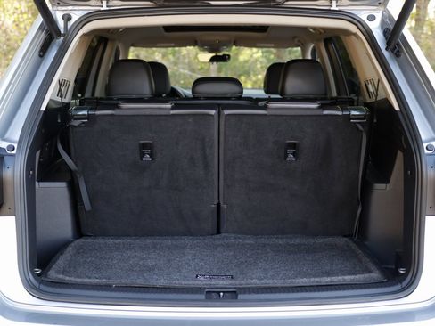 Used 2022 Volkswagen Atlas SEL Premium image 35