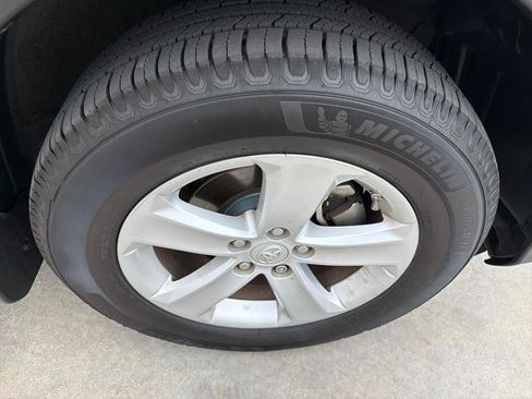 Used 2013 Toyota RAV4 XLE FWD image 37