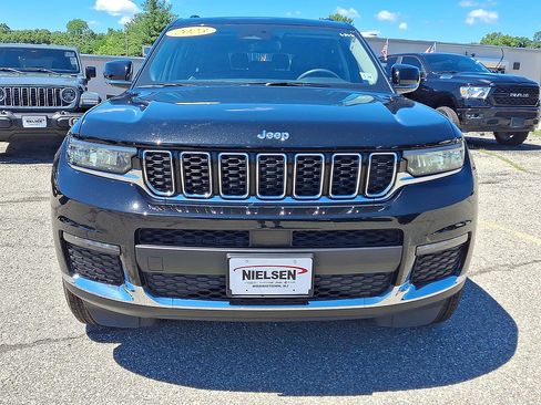 Used 2023 Jeep Grand Cherokee L Limited AWD/4WD image 3