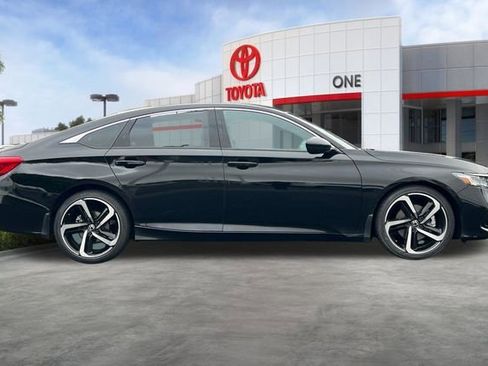 Used 2022 Honda Accord Sport image 3