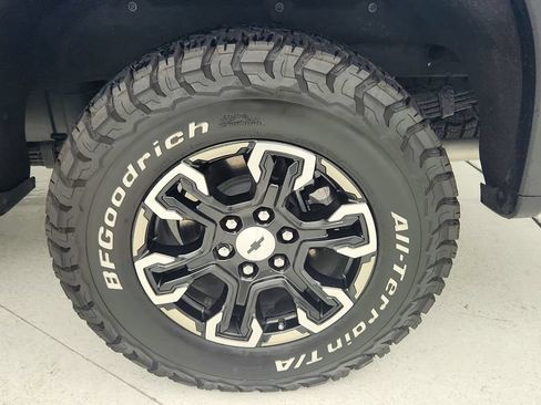 Used 2025 Chevrolet Silverado 1500 ZR2 w/ Technology Package AWD/4WD image 29