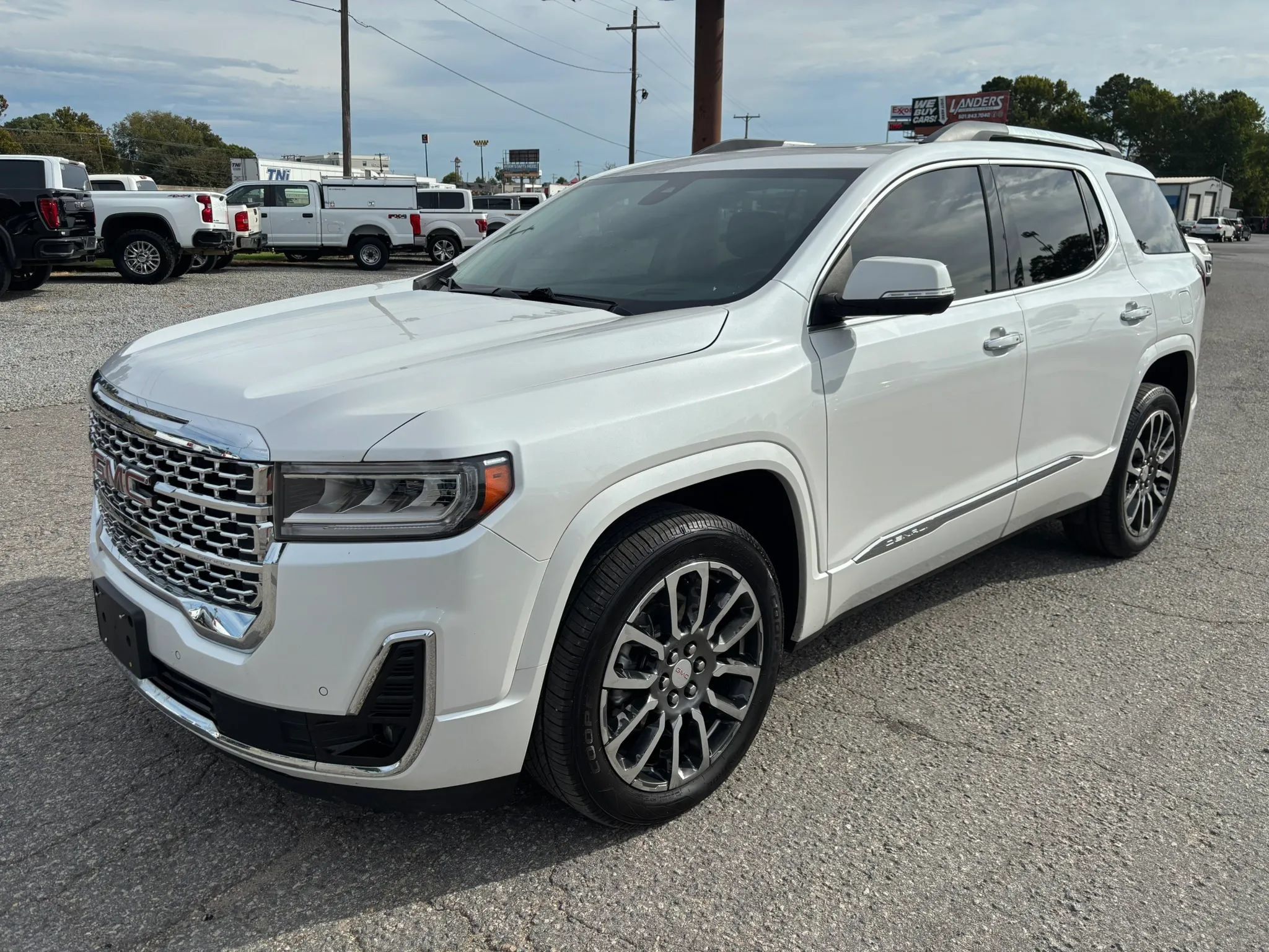 Used 2021 GMC Acadia Denali w/ Denali Technology Package AWD/4WD image 9