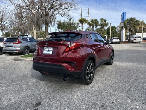 Used 2018 Toyota C-HR XLE image 6