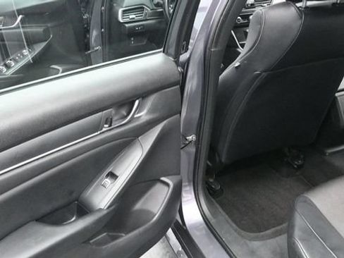 Used 2018 Honda Accord Sport image 21