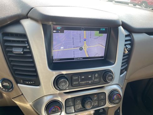 Used 2018 GMC Yukon XL SLT w/ Open Road Package AWD/4WD image 23