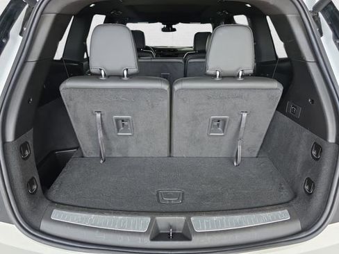 Certified 2022 Cadillac XT6 Luxury w/ LPO, Floor Liner Package image 13