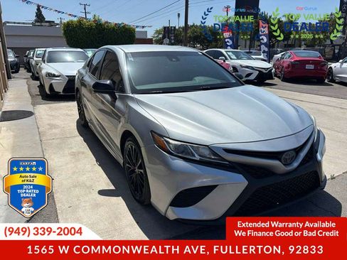 Used 2020 Toyota Camry SE w/ Carpet Mat Package FWD image 15
