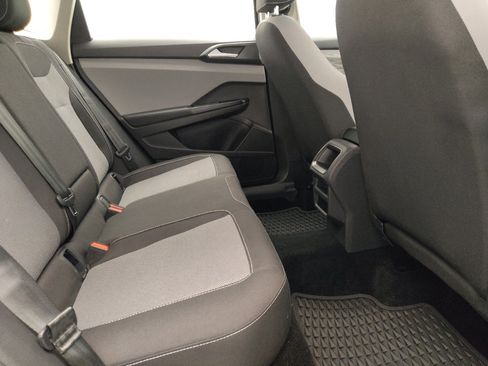 Used 2022 Volkswagen Taos S image 19