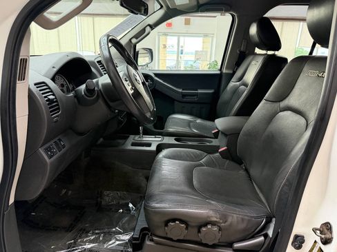 Used 2015 Nissan Xterra PRO-4X w/ Pro-4x Leather Package AWD/4WD image 11