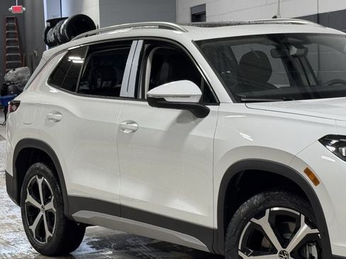 New 2026 Volkswagen Tiguan SE image 4