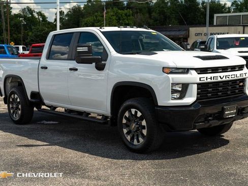 Used 2021 Chevrolet Silverado 2500 Custom w/ Custom Value Package image 3